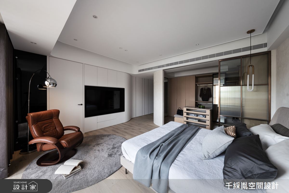 70坪新成屋(5年以下)＿現代風臥室更衣間案例圖片＿千綵胤空間設計ＸDec1/2 DECO 全屋設計團隊＿千綵胤_33之14