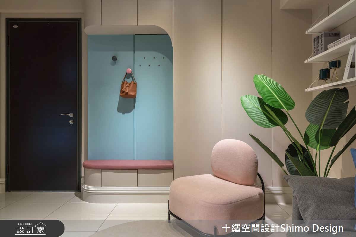 28坪新成屋(5年以下)＿混搭風玄關案例圖片＿十纆室內裝修設計有限公司＿十纆_旅行的記憶之1