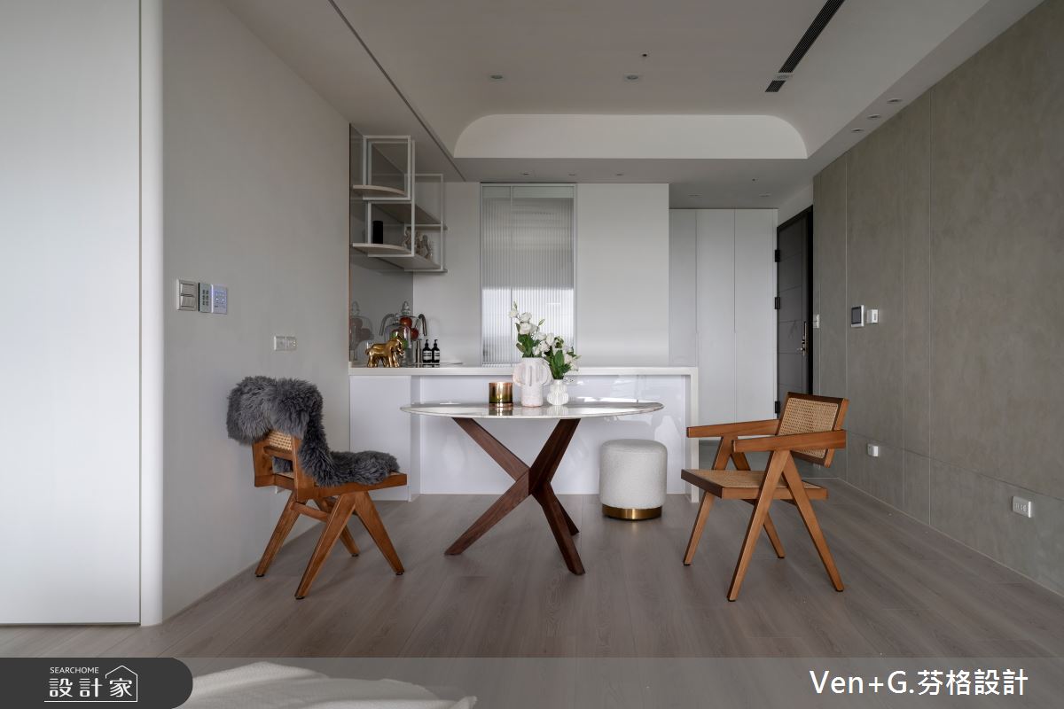 36坪預售屋＿簡約風玄關餐廳廚房中島案例圖片＿芬格空間設計事務所＿芬格設計38.寂靜 遠雄百富 36坪簡約風之11