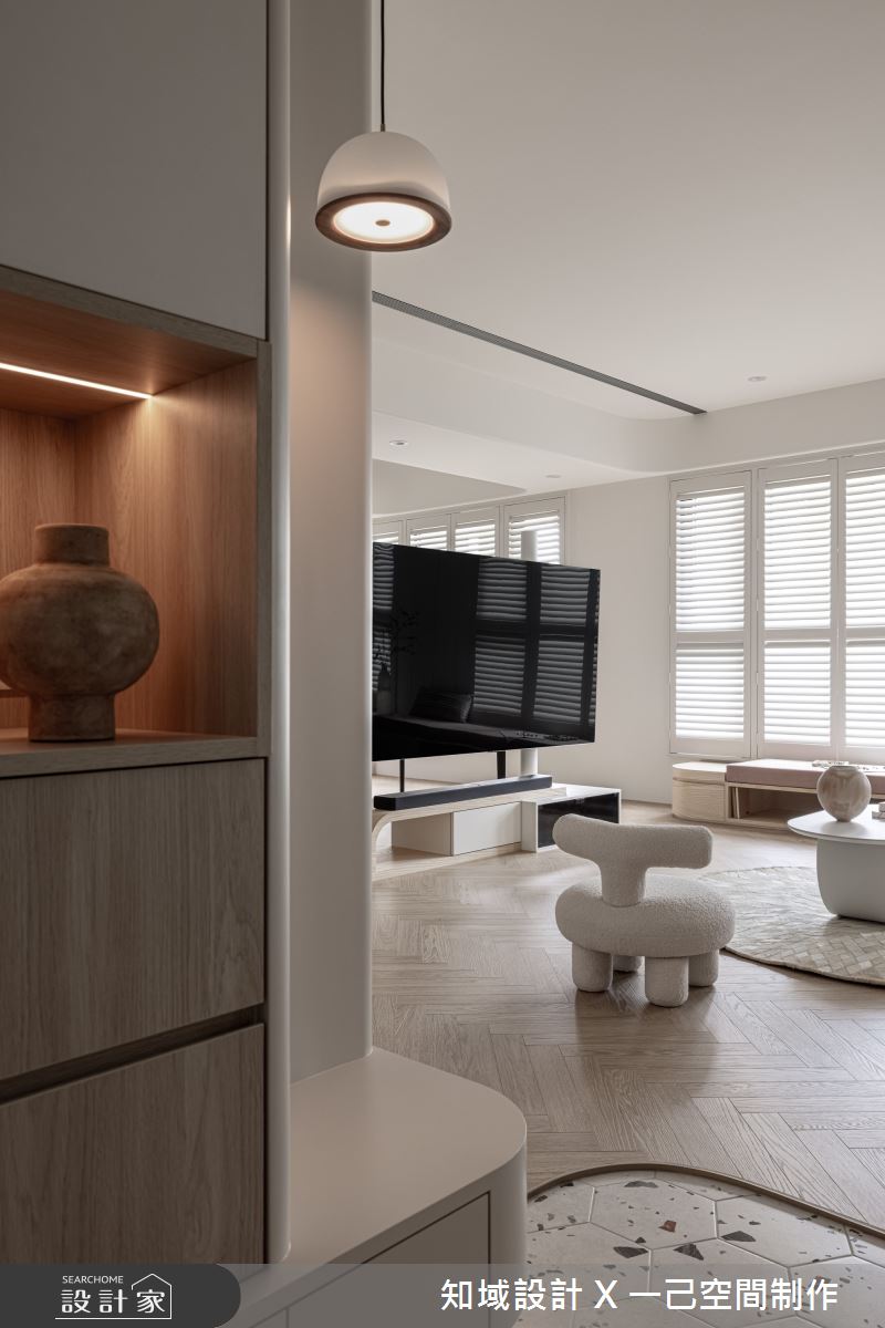 37坪新成屋(5年以下)＿混搭風玄關客廳案例圖片＿知域設計 X 一己空間制作＿知域_簇之1