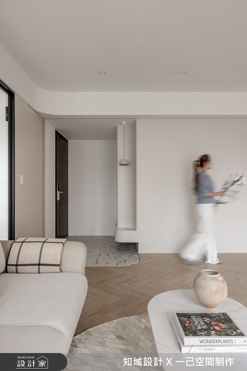 37坪新成屋(5年以下)＿混搭風玄關客廳案例圖片＿知域設計 X 一己空間制作＿知域_簇之2