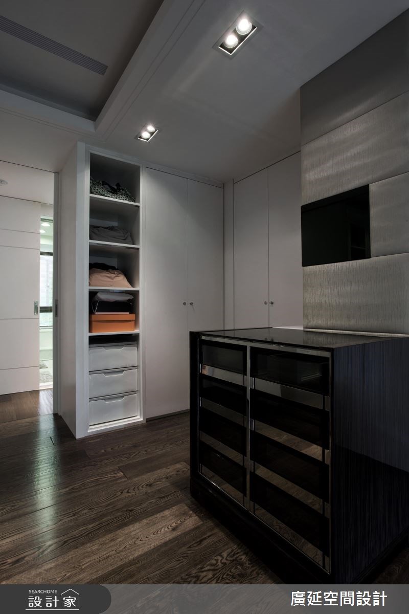 100坪新成屋(5年以下)＿現代風更衣間案例圖片＿廣延空間設計＿廣延_03.台北劉宅之44