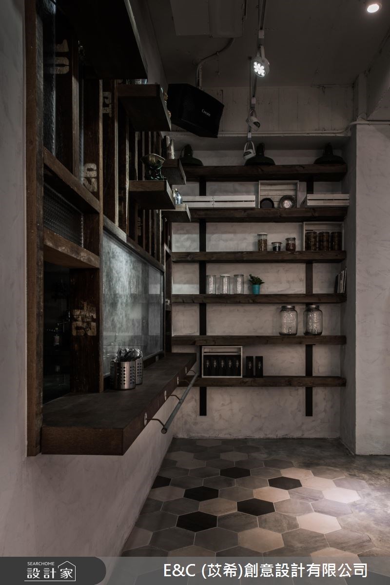 34坪老屋(16~30年)＿工業風商業空間案例圖片＿苡希E&C創意設計有限公司＿苡希_01.台北商業空間_34坪工業風之6