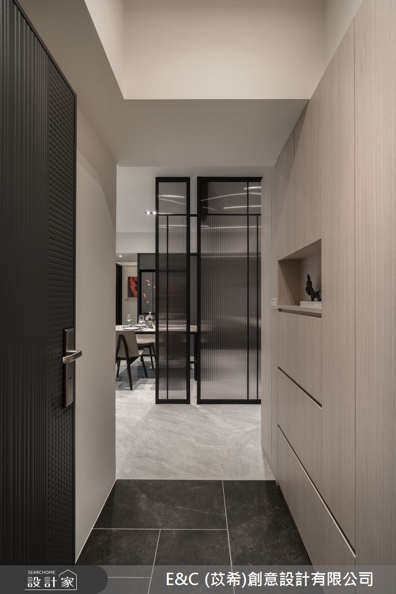 27坪老屋(16~30年)＿現代風玄關案例圖片＿苡希E&C創意設計有限公司＿苡希_22.新北_27坪現代風之1