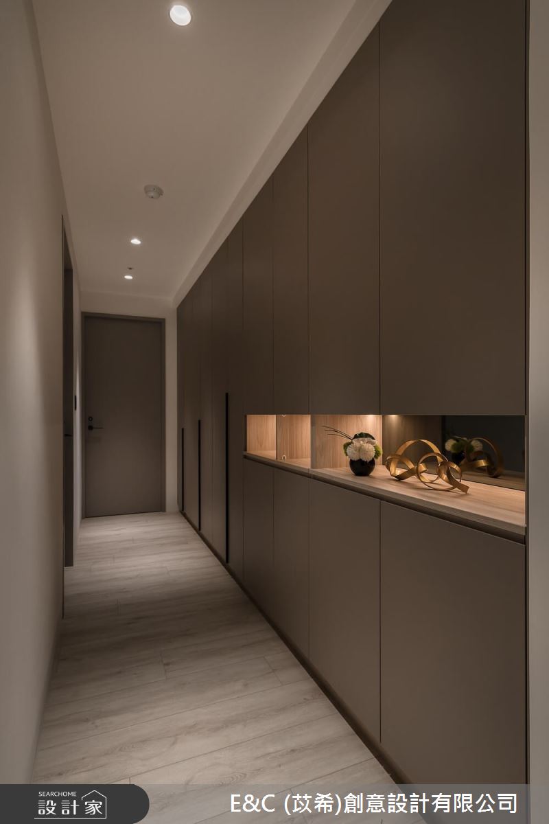 41坪新成屋(5年以下)＿現代風走廊案例圖片＿苡希E&C創意設計有限公司＿苡希_25.新北_41坪現代風之28