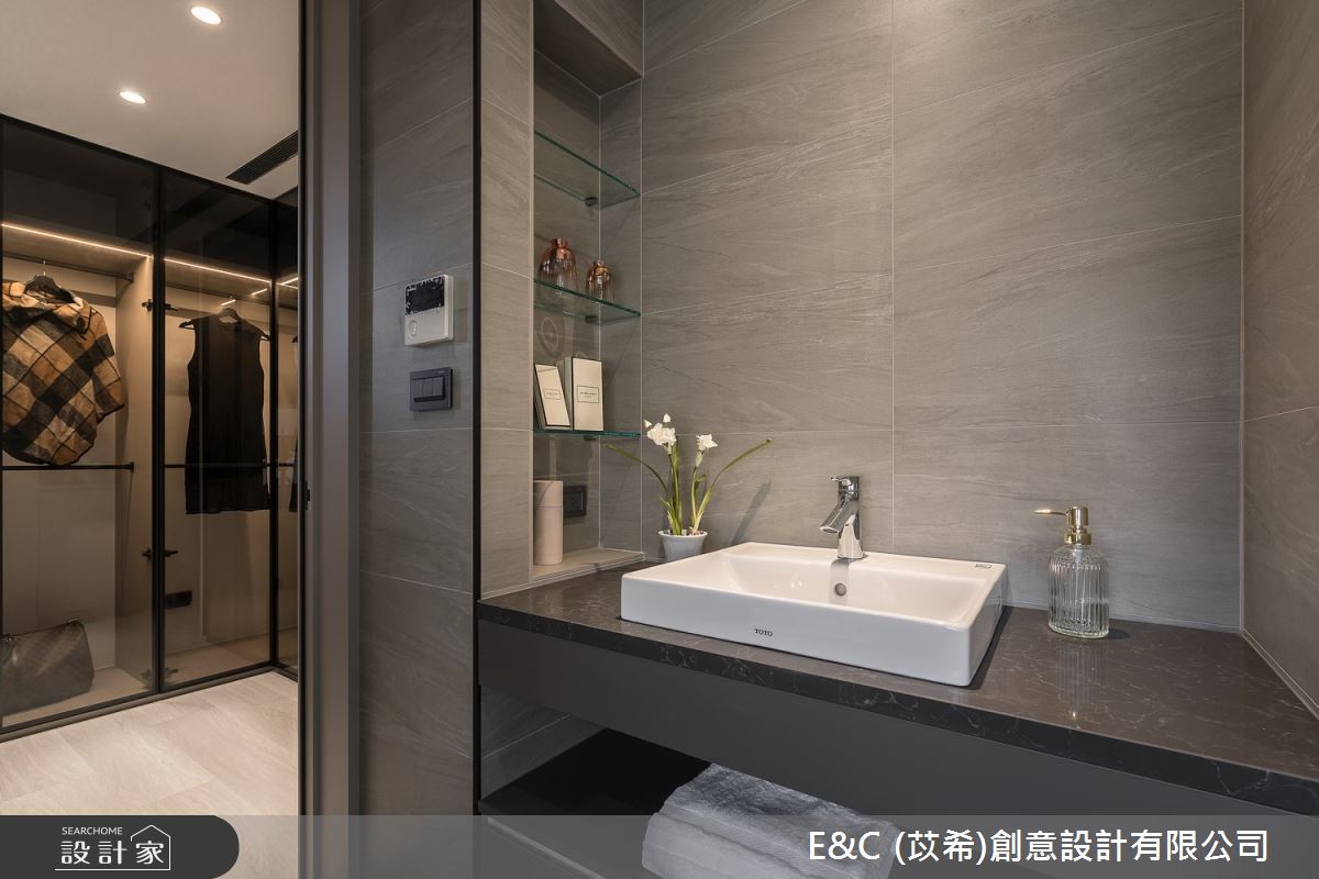 45坪新古屋(10年以下)＿現代風更衣間浴室案例圖片＿苡希E&C創意設計有限公司＿苡希_26.新北_45坪現代風之25