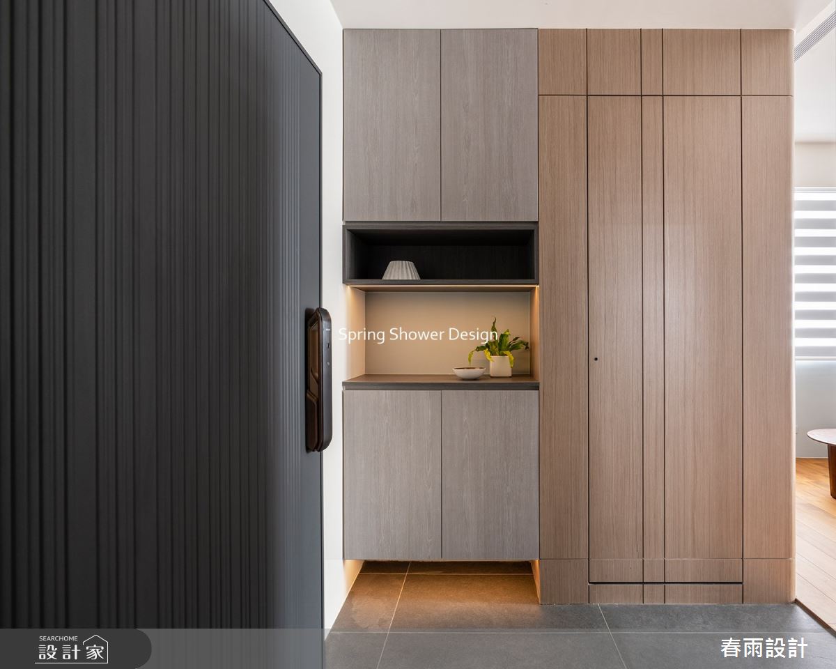 老屋(16~30年)＿現代風玄關案例圖片＿春雨設計＿春雨_185 縣府LV之1