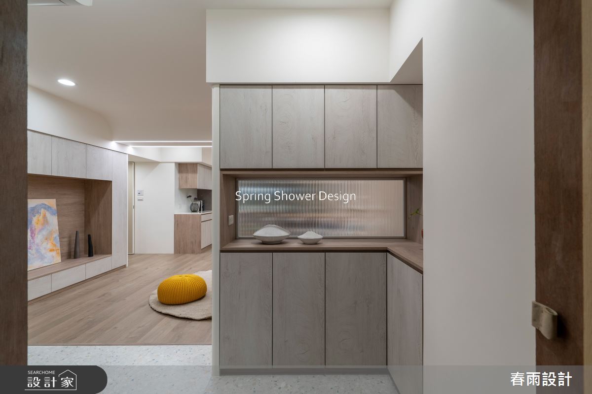 老屋(16~30年)＿現代風玄關客廳案例圖片＿春雨設計＿春雨_254 花旗大廈之1