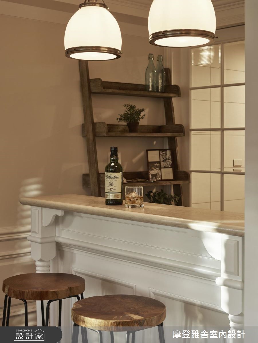 40坪新成屋(5年以下)＿美式風吧檯案例圖片＿摩登雅舍室內設計＿摩登雅舍_63 皇家藍x白色系 光影灑落美式風精品宅之5