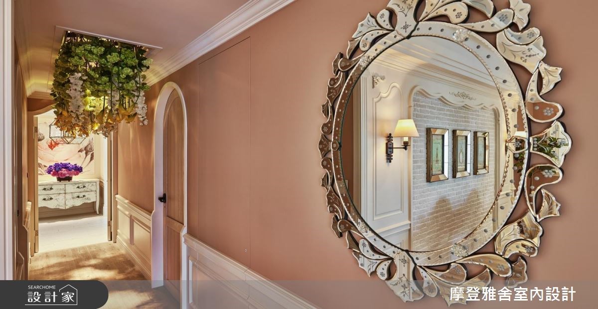 75坪新成屋(5年以下)＿新古典走廊案例圖片＿摩登雅舍室內設計＿摩登雅舍_65 女神屋主圓夢了 收藏多款高級燈具的新古典度假宅之11