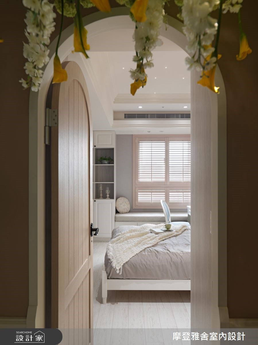 75坪新成屋(5年以下)＿新古典臥室案例圖片＿摩登雅舍室內設計＿摩登雅舍_65 女神屋主圓夢了 收藏多款高級燈具的新古典度假宅之13