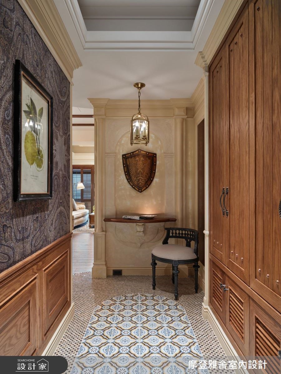 50坪新成屋(5年以下)＿鄉村風玄關案例圖片＿摩登雅舍室內設計＿摩登雅舍_67 醫師的高定古堡風格 收藏旅行的記憶之1