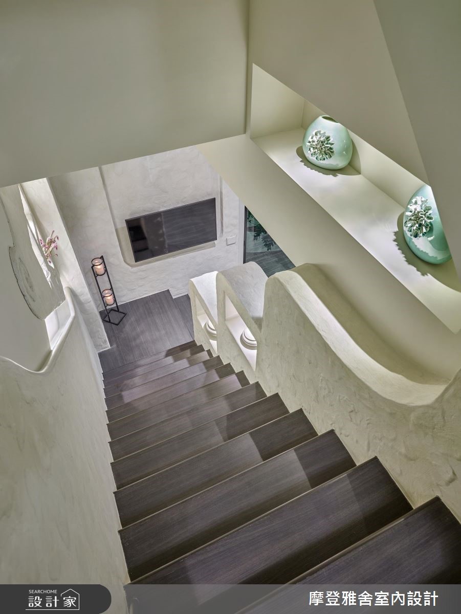 80坪中古屋(5~15年)＿美式風樓梯案例圖片＿摩登雅舍室內設計＿摩登雅舍_71 美式鄉村風別墅 壁爐×綠意花園的日常之21