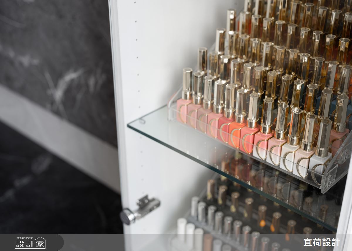 16坪新成屋(5年以下)＿現代風客廳案例圖片＿宜荷設計＿宜荷_灰鏡之8