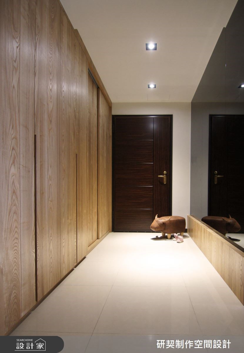 19坪新成屋(5年以下)＿現代風玄關案例圖片＿研契制作＿研契_02之4