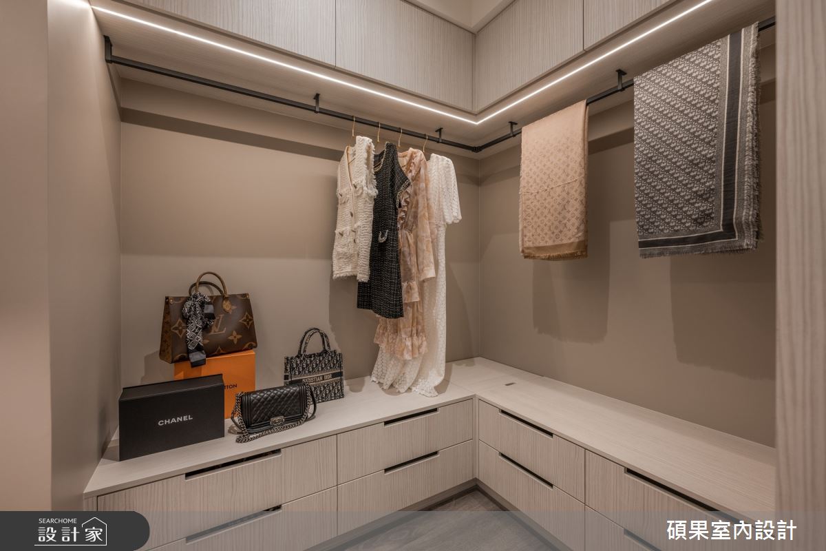 40坪中古屋(5~15年)＿美式風更衣間案例圖片＿碩果室內裝修設計有限公司＿碩果_35 Taupe Chic之24