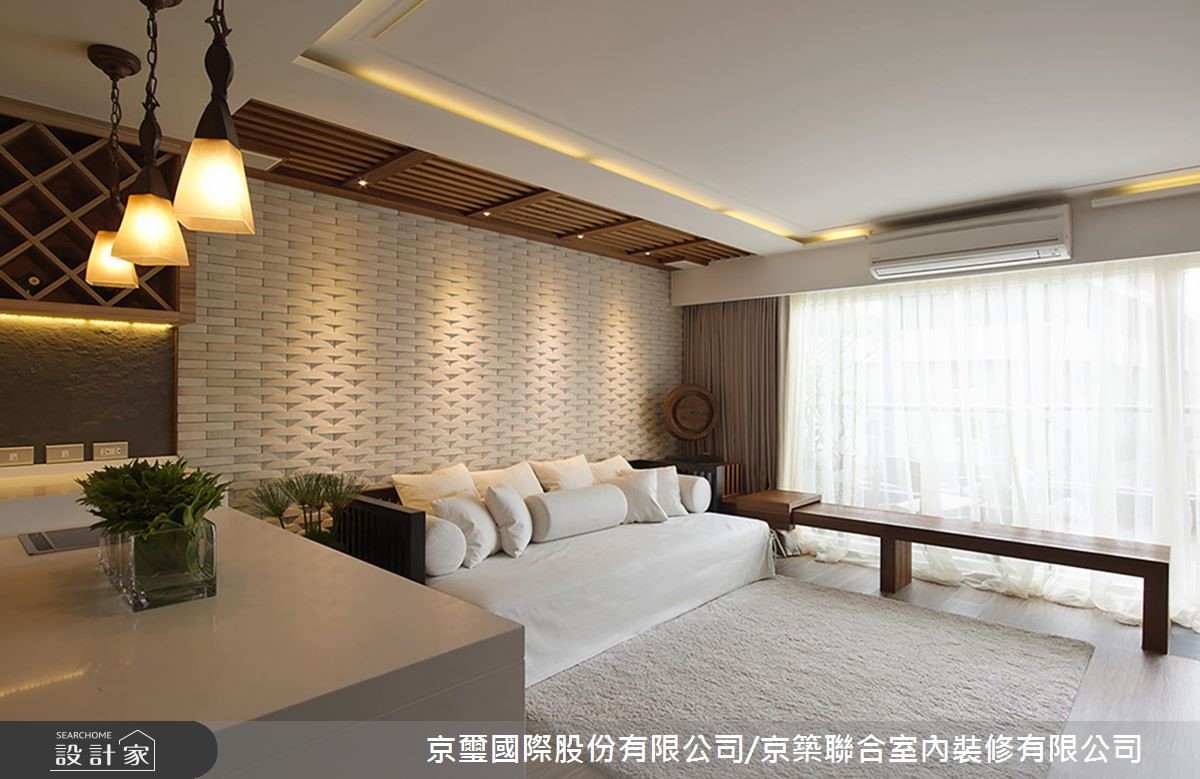 60坪新成屋(5年以下)＿休閒風客廳案例圖片＿京璽國際股份有限公司/京築聯合室內裝修有限公司＿京璽國際_挑高休閒渡假住宅_60坪休閒風之2