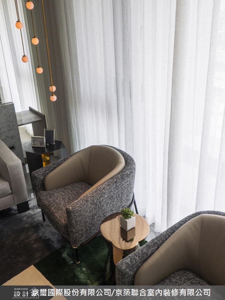 62坪新成屋(5年以下)＿現代風客廳案例圖片＿京璽國際股份有限公司/京築聯合室內裝修有限公司＿京璽國際_長虹許宅_62坪透‧餘閒之11