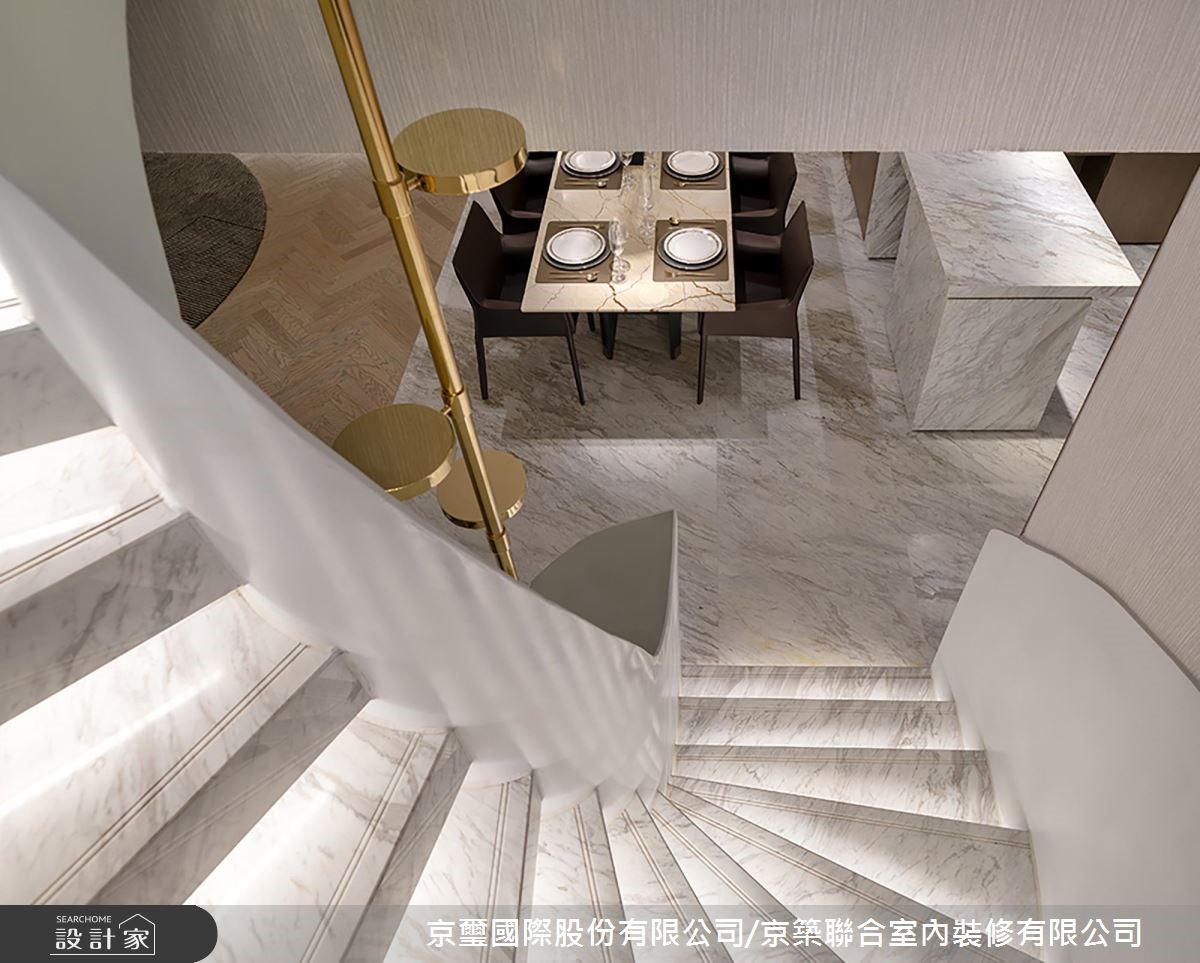 預售屋＿現代風樓梯案例圖片＿京璽國際股份有限公司/京築聯合室內裝修有限公司＿京璽國際_城市中的雙層花園別墅_78.7坪現代風之11