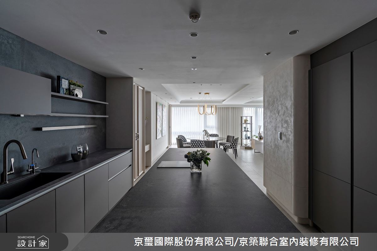 141坪毛胚屋＿現代簡約餐廳廚房案例圖片＿京璽國際股份有限公司/京築聯合室內裝修有限公司＿京璽國際_遠雄九五_141坪高端訂製生活綠意藝術宅邸之16