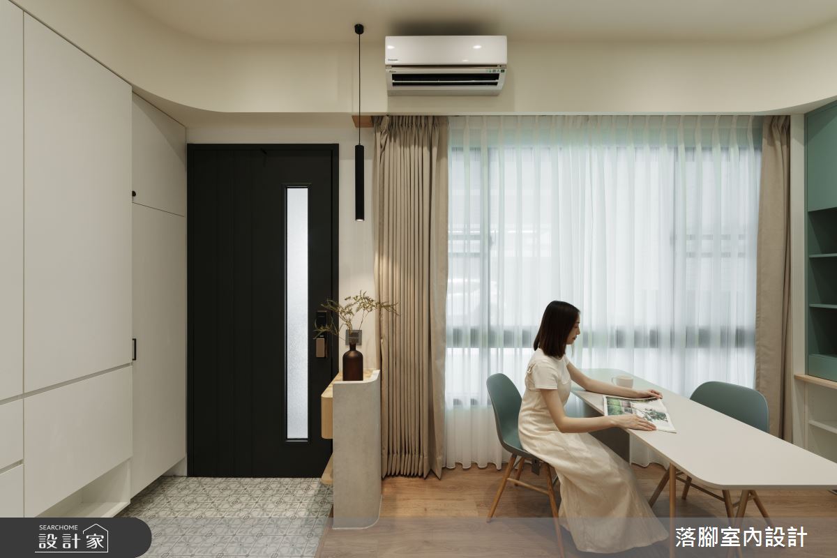 31坪新成屋(5年以下)＿現代風玄關客廳案例圖片＿落腳室內設計＿落腳_甜心之3