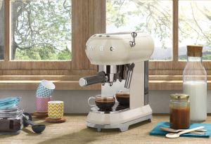 萃取質感生活的祕密，盡濃縮在一杯咖啡香氣裡 - SMEG義式咖啡機_視覺圖