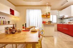 【TV】「人人都是設計師」廚房變紅又時髦 遊子返鄉愛家新創意_視覺圖