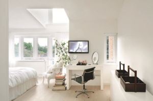 【摩登居家空間】白色簡約空間 用玻璃樓梯串起每個空間_視覺圖