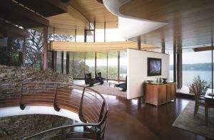 【國際最IN木空間】U字形體組合成一棟迴旋木屋_視覺圖