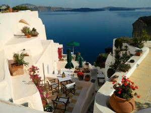 醉人希臘民宿：聖托里尼的阿瑞斯卡芙斯_視覺圖