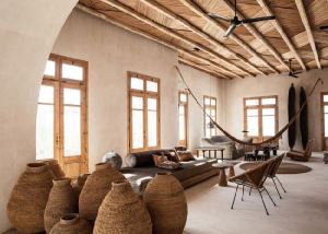 享受平靜與自然的度假聖地—希臘米克諾斯的Scorpions_視覺圖