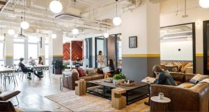 直擊！來自紐約的 Wework 設計感上海辦公室_視覺圖