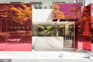 老屋變身時尚髮廊 穿梭在巷弄內的紅色夢幻_視覺圖