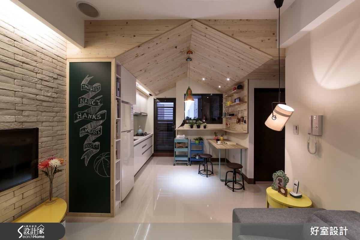新婚首購就這麼辦！ 14 坪的尖屋頂收納小木屋