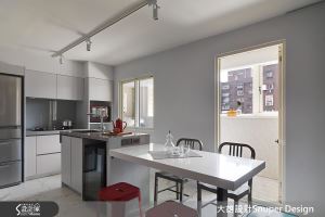 藝文薈萃的時尚風範  18 坪老屋幻化黃金單身宅！_視覺圖