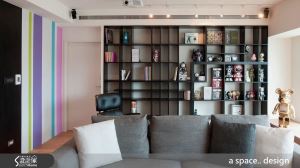 KAWS 鐵粉必看！用公仔妝點家 收藏成精的潮男現代宅_視覺圖