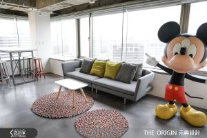 加拿大文青品牌進駐！超巨大米奇、暴暴龍陪你上班！_視覺圖