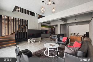 直擊設計師秘密基地！ 30 年老透天變身複合辦公室_視覺圖