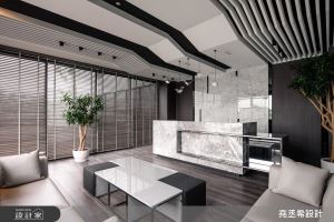 這不是豪宅客廳！用創意線與面，打造現代風新潮辦公室_視覺圖