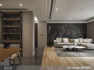 原木與石材調和自然溫度 展示收納讓家多了人文藝術氣息_視覺圖