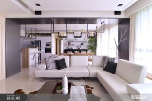 用開放式空間維繫兩地！扭轉壁爐形式的 50 坪北歐風居所_視覺圖