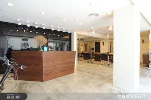 時髦度全面升級！ 老屋翻新60坪工業風時尚髮廊_視覺圖