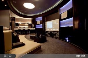 絕美交誼廳隱身大宅！三代共享現代樓中樓_視覺圖