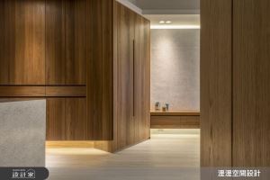 多功能木作收納櫃立大功！一解混搭宅開門見底風水問題！_視覺圖