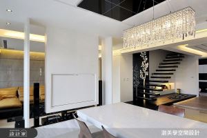 在深黑琴鍵上跳躍！大陽台、回字動線的時尚樓中樓_視覺圖