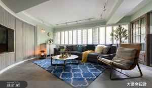 弟弟的環抱客廳！老屋變身湖水綠的型男美式宅_視覺圖