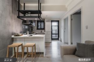 小居宅裡的大舒適！一次享有工業風客廳、鄉村風臥房_視覺圖