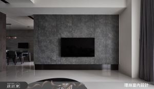 木質元素混入深色石材！低奢現代與放鬆休閒雙滿足_視覺圖