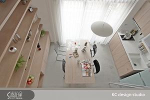 讓孩子的歡笑聲在家中迴盪！11坪挑高小宅的垂直設計，陪一家四口一同成長_視覺圖