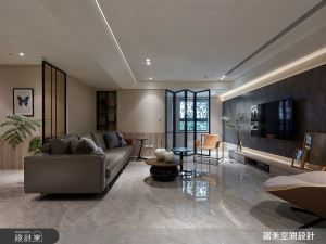 沉穩中性大地色，打造35坪返鄉遊子的舒適宅_視覺圖